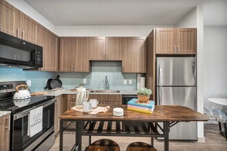 Building Photo - Lantana at Round Rock
