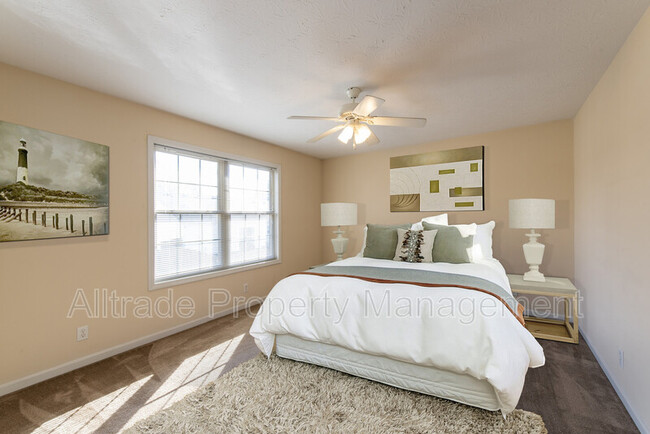 Building Photo - 801 Somerset Ct