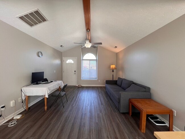 Building Photo - 2B1b Apartment Sublease Available at Cheswick Village