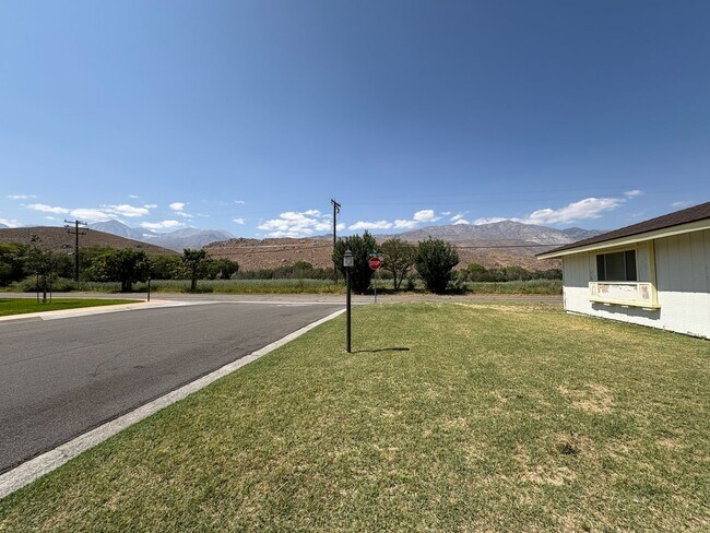 Foto del edificio - Home with Mountain Views