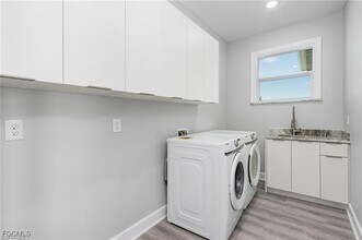 Building Photo - 2601 Diplomat Pkwy W