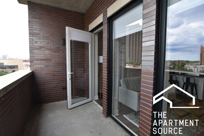 Building Photo - 3833 N Broadway