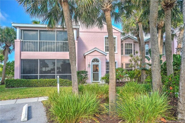 Building Photo - 411 NE Plantation Rd
