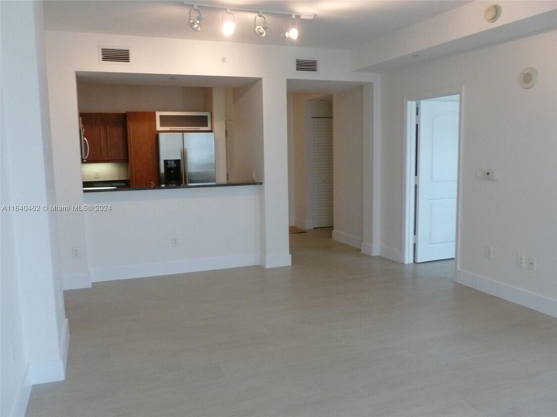 Primary Photo - 7350 SW 89th St