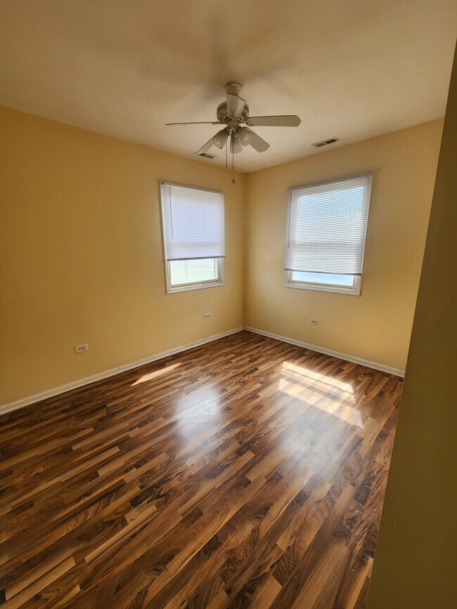 Foto del edificio - 2447 W Grenshaw St