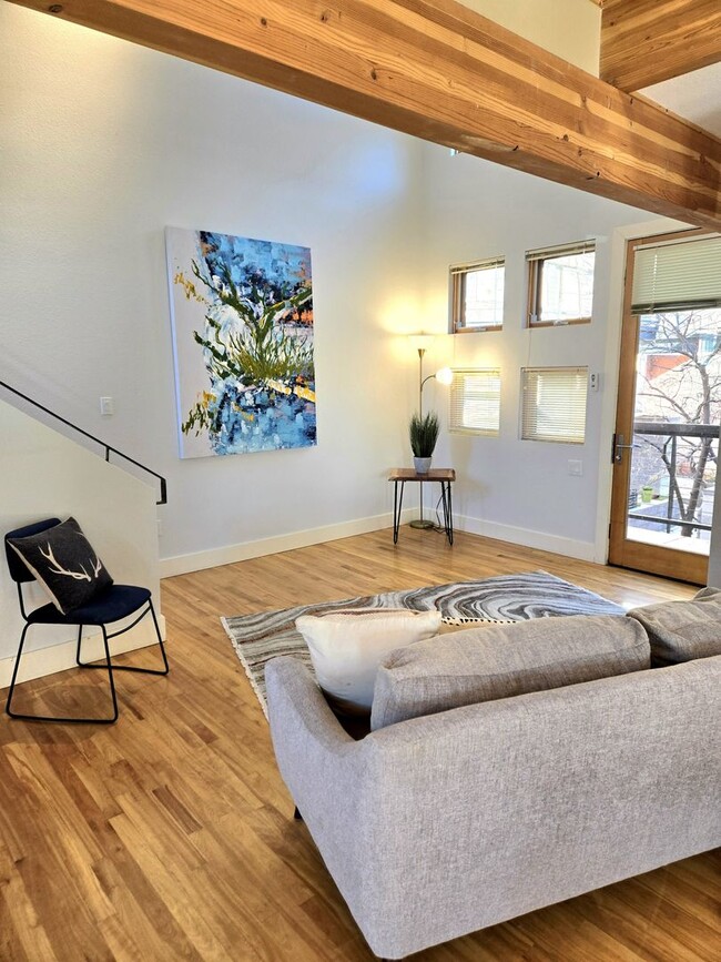 Building Photo - Spectacular Loft-style Condo with Snowcap ...