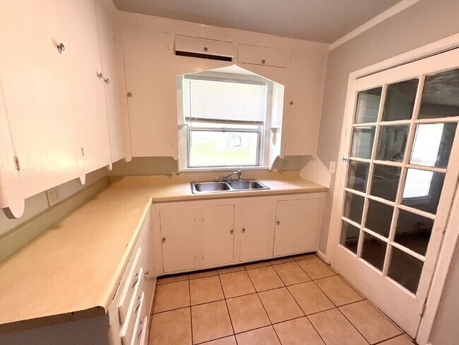 Foto del edificio - 4138 S 33rd W Ave