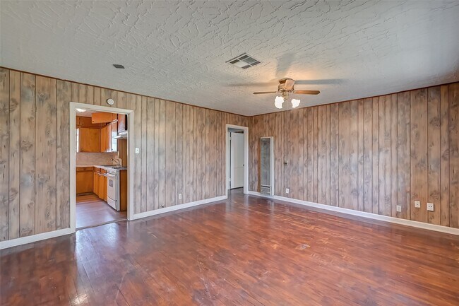 Building Photo - 4905 Brinkley St