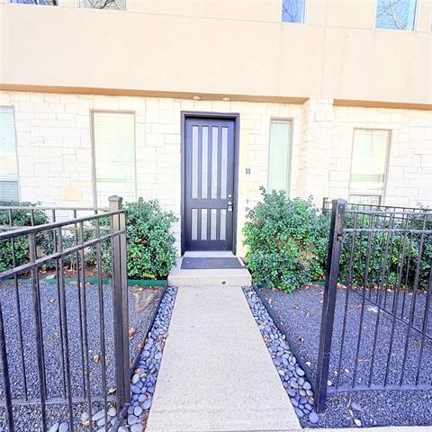 Foto del edificio - 1600 N Haskell Ave.