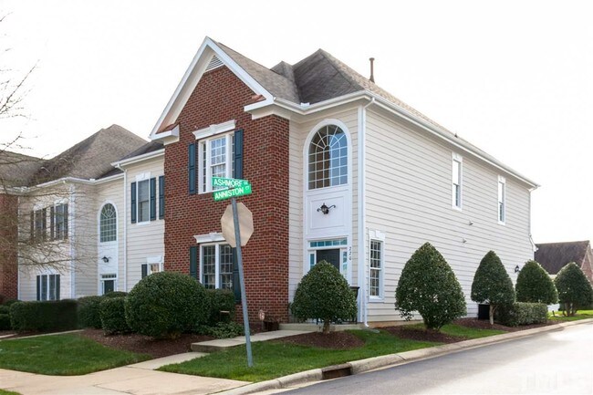 Foto del edificio - 220 Anniston Ct