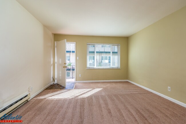Photo - 420 S Third St Apartment