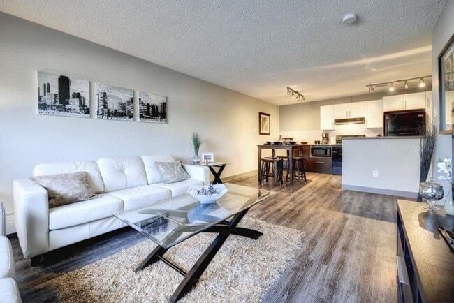 Building Photo - Birchgrove Manor