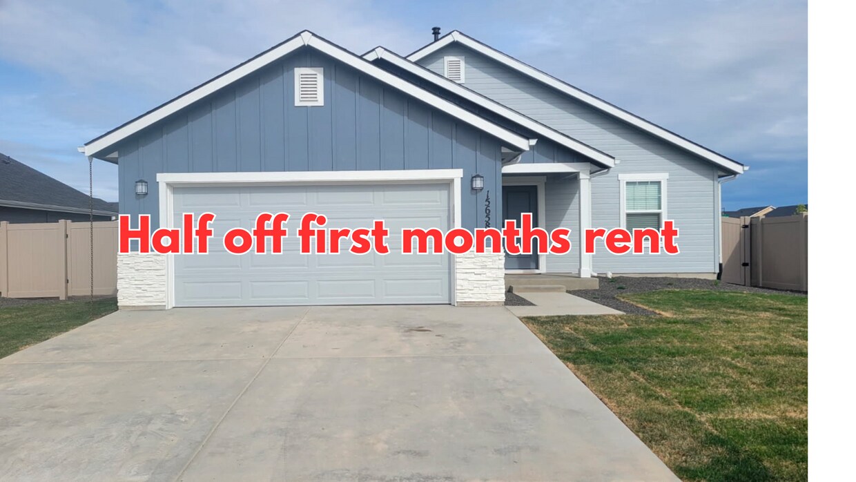 Foto principal - Half Off First Months Rent!- Unfurnished H...