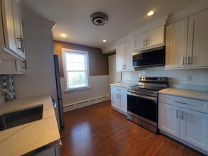 Building Photo - 158 East Ave