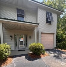 Building Photo - 590 Lotus Dr N