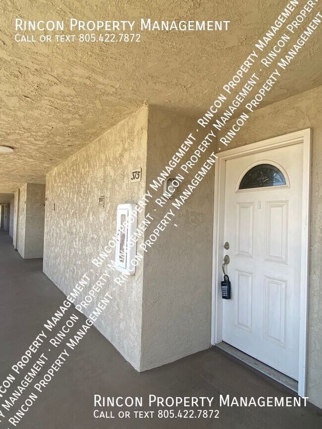 Building Photo - 2 Bedroom/1.5 Bath *Port Hueneme* Steps fr...
