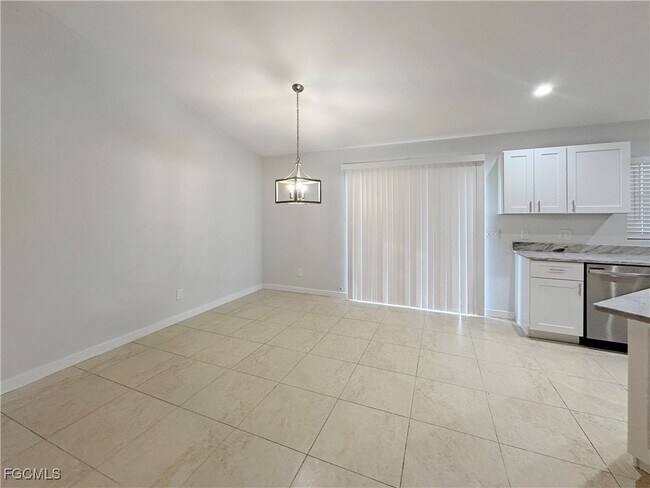 Foto del edificio - 210 Manatee St
