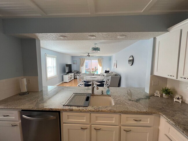 Building Photo - 145 Escambia Ln