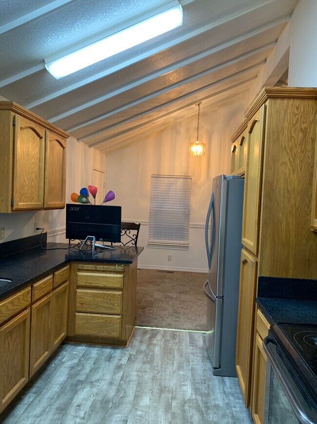 Foto del edificio - 6337 Amherst Way