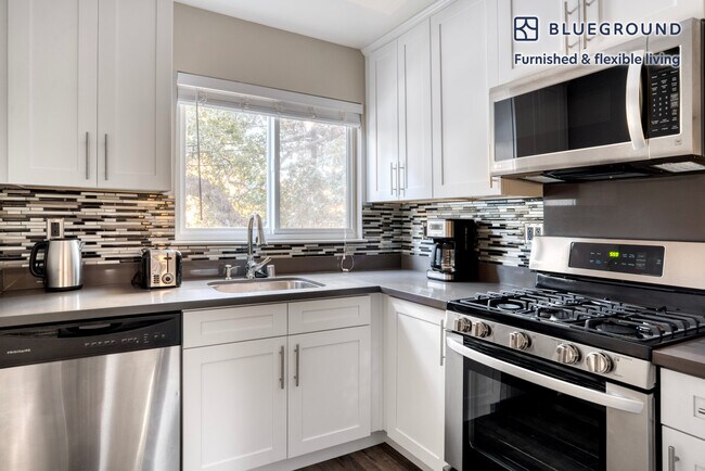 Foto del edificio - 710 Laurel Ave