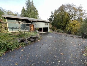 Building Photo - 3435 Marjorie Ln SE