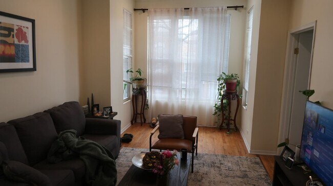 Foto del edificio - 1411 W Erie St