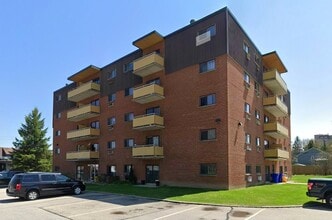 Building Photo - 309-311 Wellington Crt