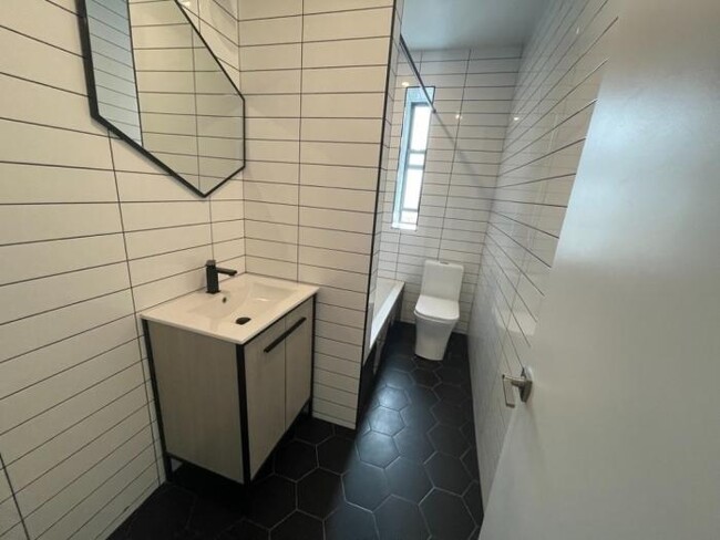 Foto del edificio - 1 bedroom in BRONX NY 10457