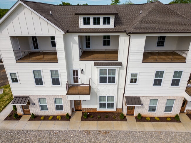 Building Photo - 1437 Spring Pointe Ln