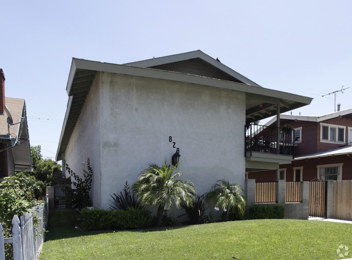 Building Photo - 828 S Anaheim Blvd
