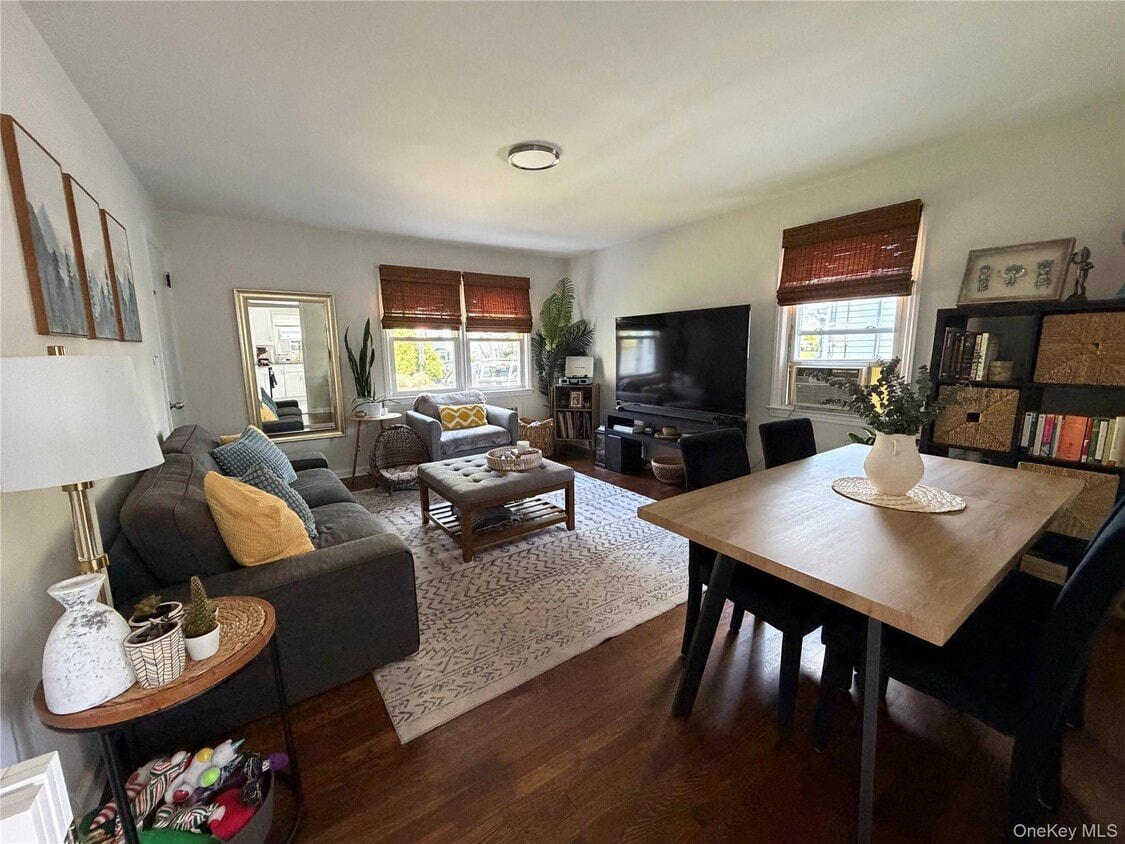 Photo - 135 Woolsey Ave (Glen Cove, NY)