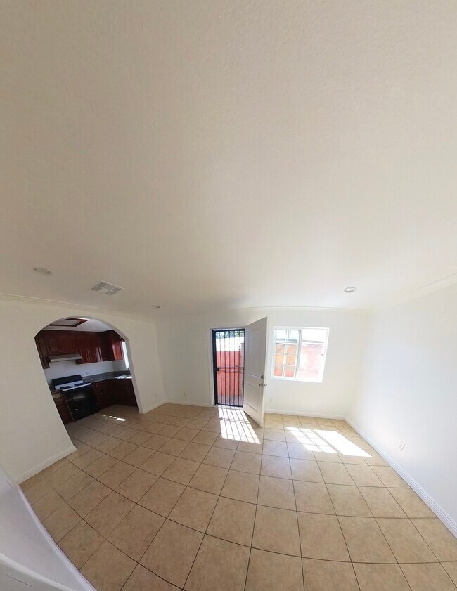 Photo - 1302 S Willowbrook Ave Townhome