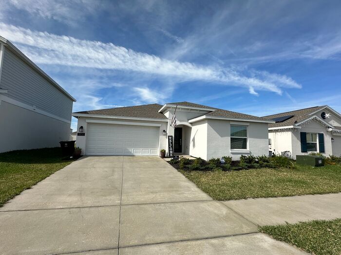 Foto principal - 4 Bedroom 2 bathroom in Haines City