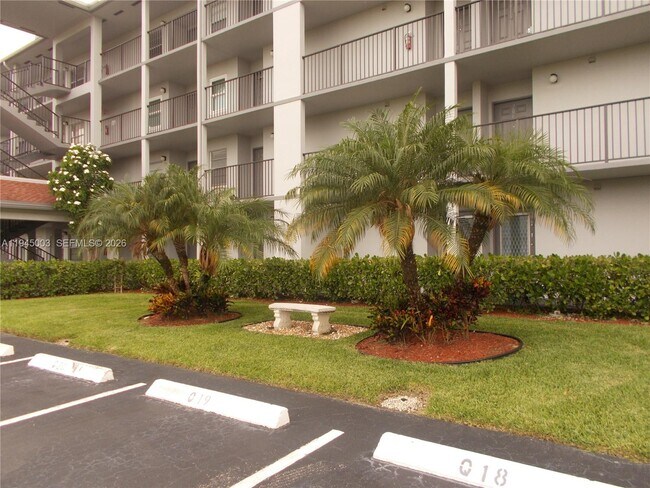 Foto del edificio - 1400 SW 124th Terrace