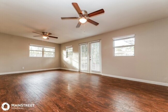 Foto del edificio - 861 60th Ave S, St Petersburg, FL 33705