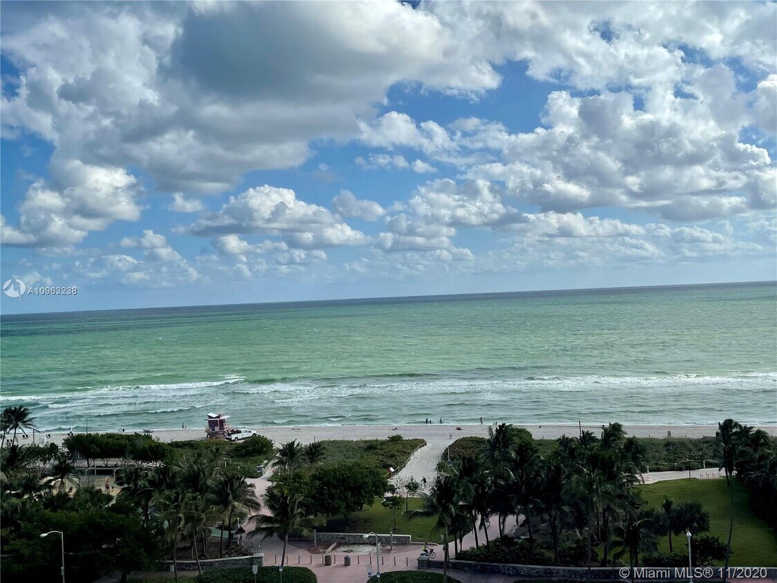 Foto principal - 6450 Collins Ave