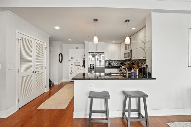 Foto del edificio - 1125 Maxwell Ln