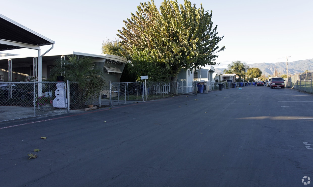 Building Photo - Vogue Mobile Home Park
