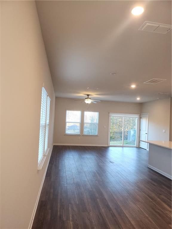 Foto del edificio - 65 Cedar Ln