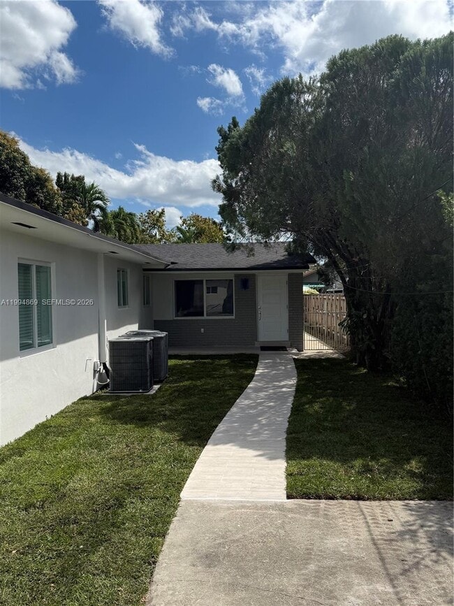 Building Photo - 7314 SW 22nd St