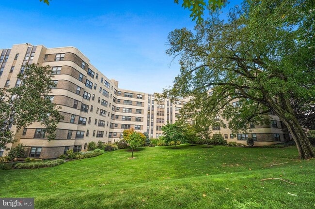 Building Photo - 3901 Cathedral Ave NW