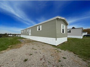 Building Photo - 454 Hy-Vue Dr