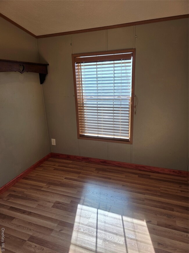 Building Photo - 8 Greenrose Dr