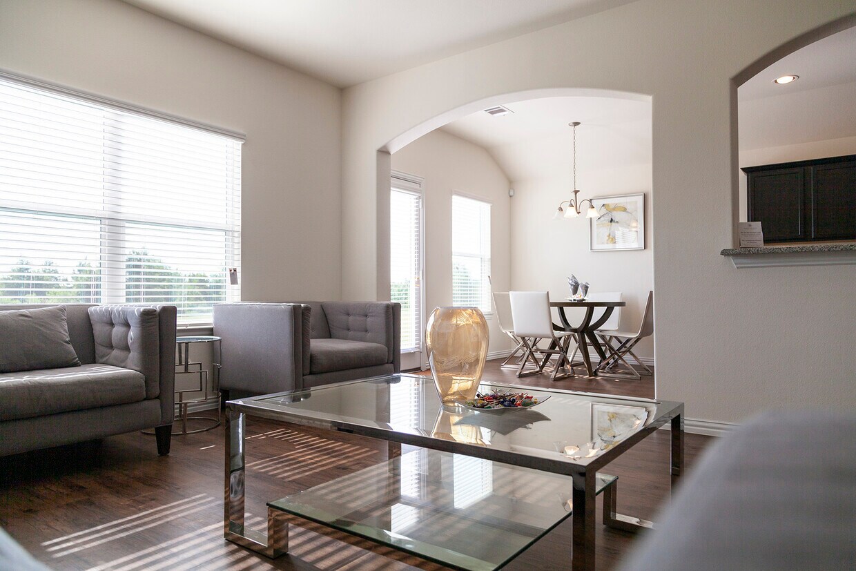 Foto del edificio - 10631 Plum Grove Rd