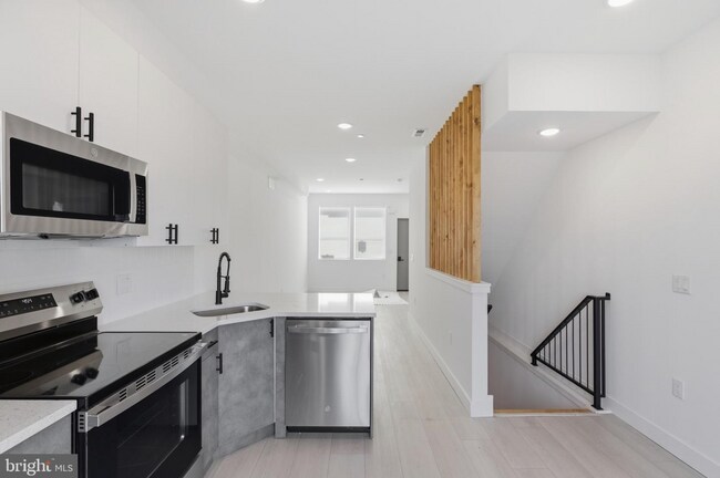 Foto del edificio - 1043 W Orleans St