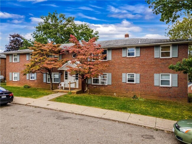 1 of 3 buildings - 944 Beiner Pl NE