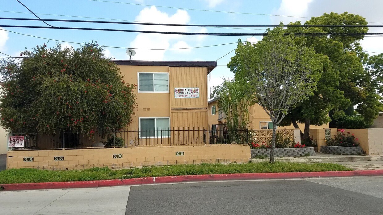 Foto principal - 7811 Hellman Ave