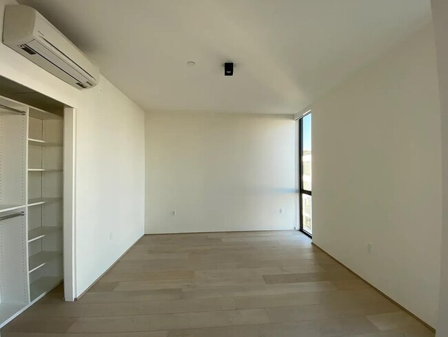 Building Photo - 241 10th St