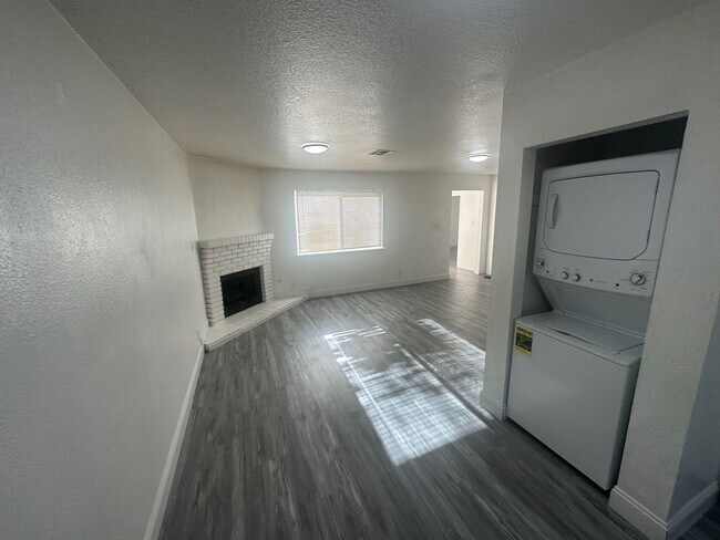 Foto del edificio - 6945 Mendon Ln
