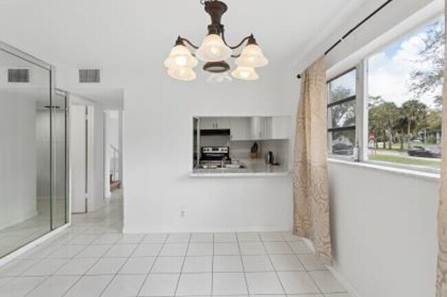 Building Photo - 8027 Lagos De Campo Blvd